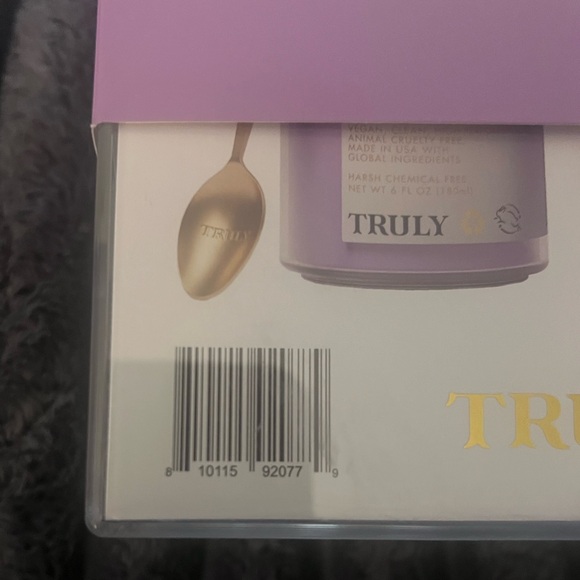 Truly beauty ultimate glazed donut after shave Skin set brand new in sealed box! - Picture 3 of 6